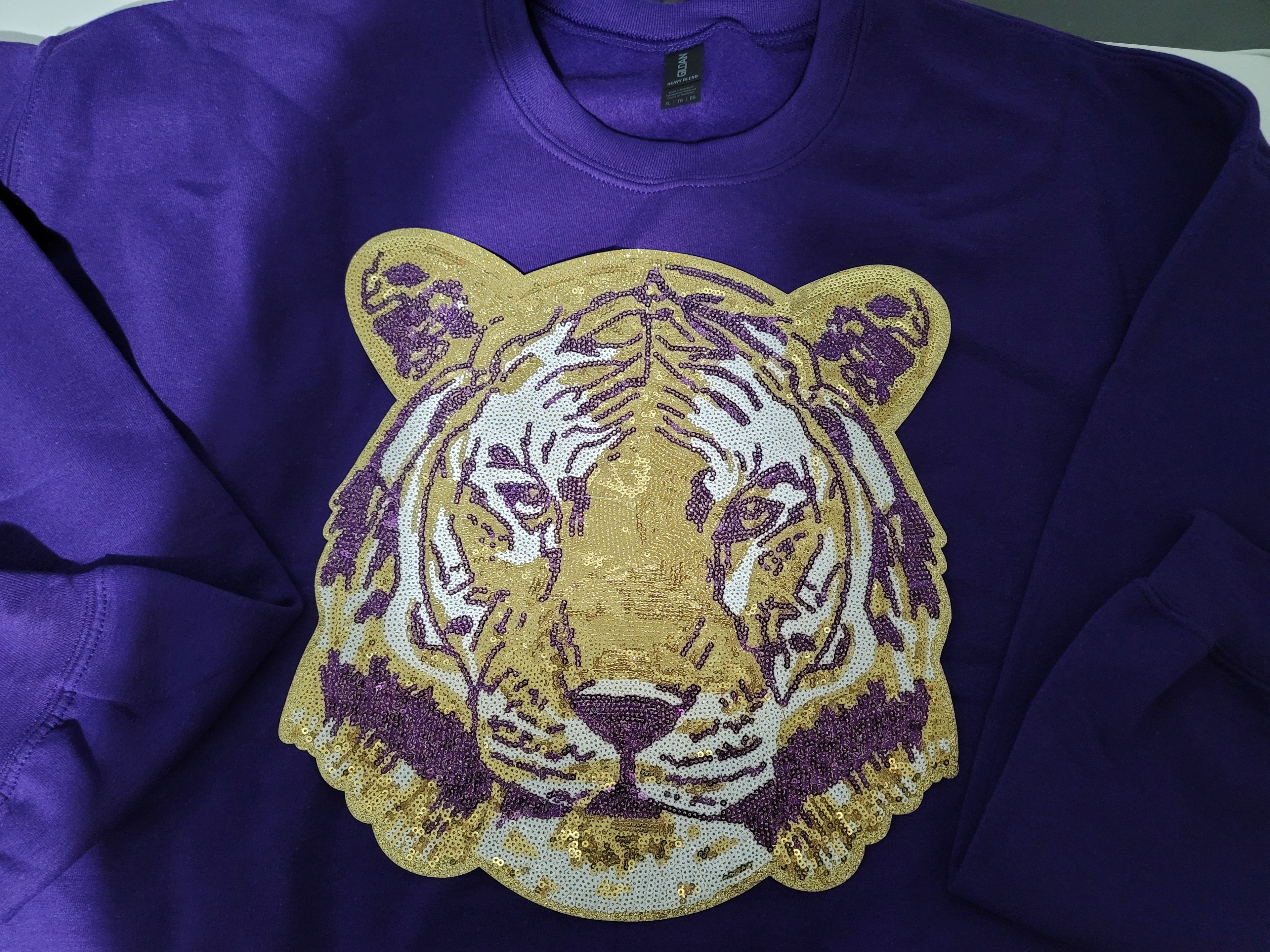 PURPLE SWEATSHIRT AND SEQUIN TIGER PATCH